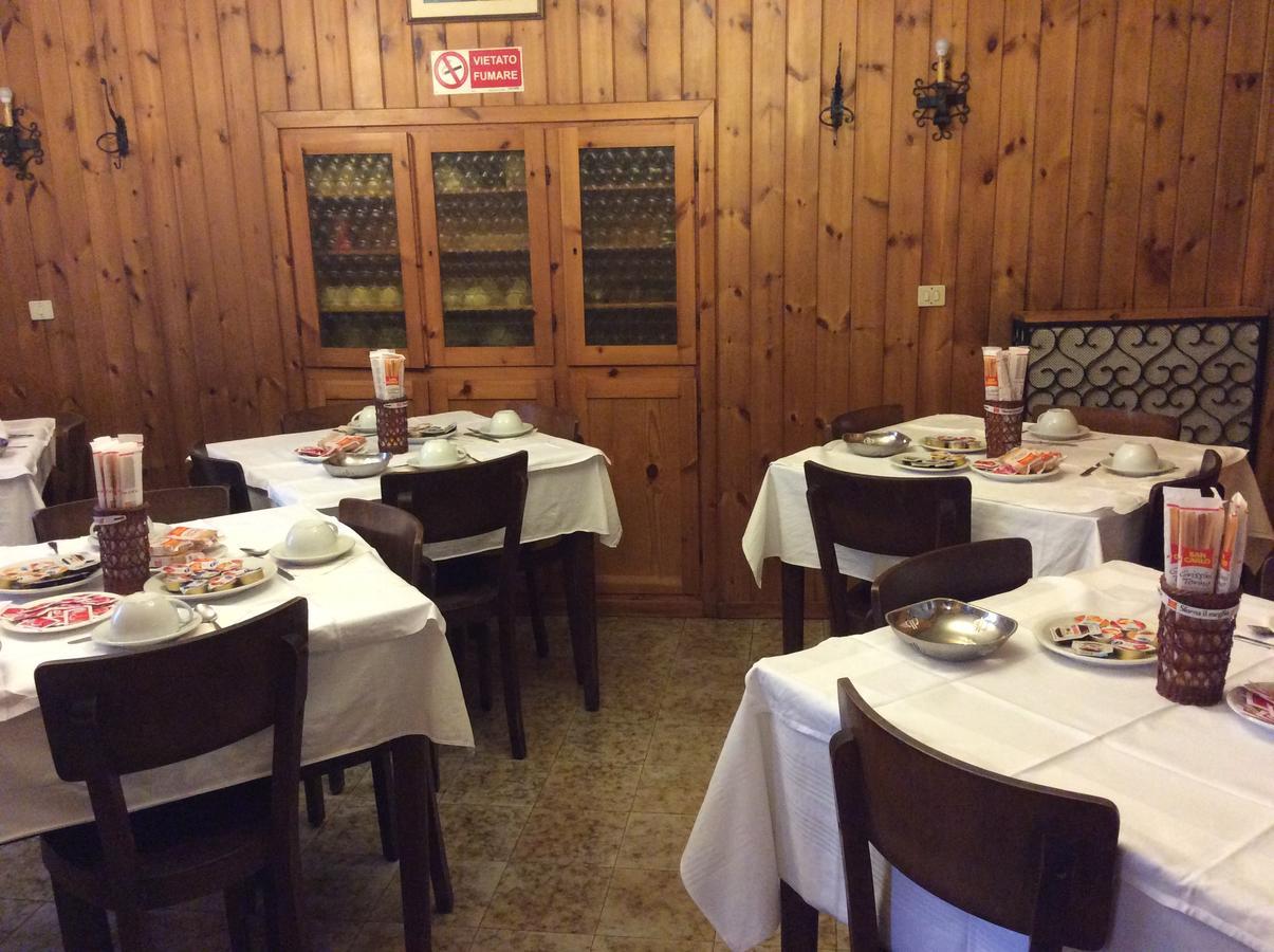 Albergo Cervo ปอนเตดีเลโญ ภายนอก รูปภาพ